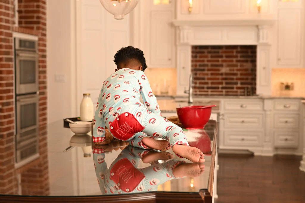 Buttflap Pajamas - Vintage Black Santa Holiday Lounge - Image 4