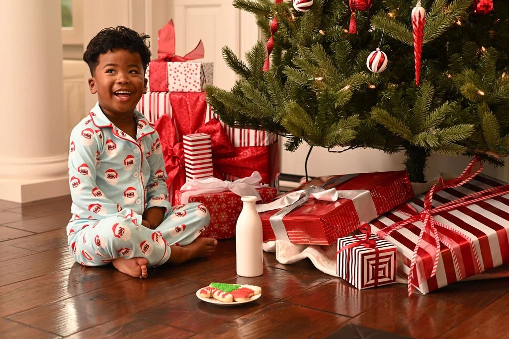 Kids Button Down Pajamas - Vintage Black Santa Holiday Lounge - Image 4